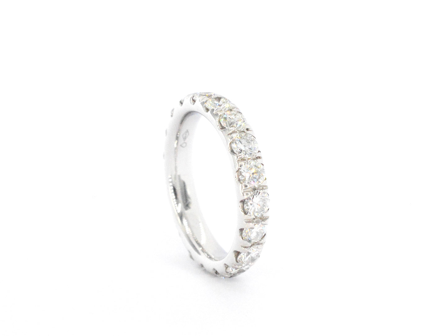 Witgouden alliance ring met diamanten