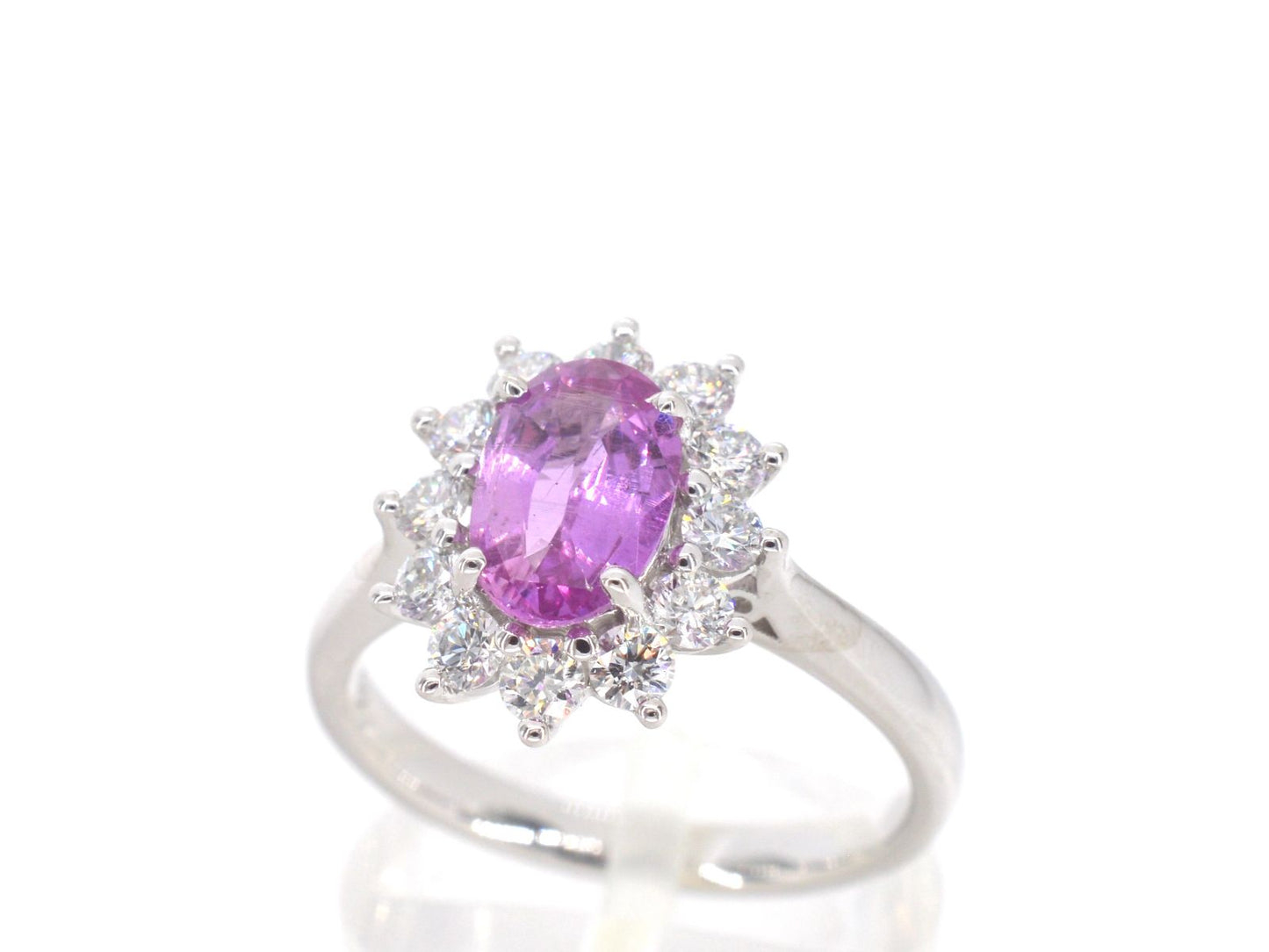Witgouden ring met diamanten en 1.50 carat pink sapphire