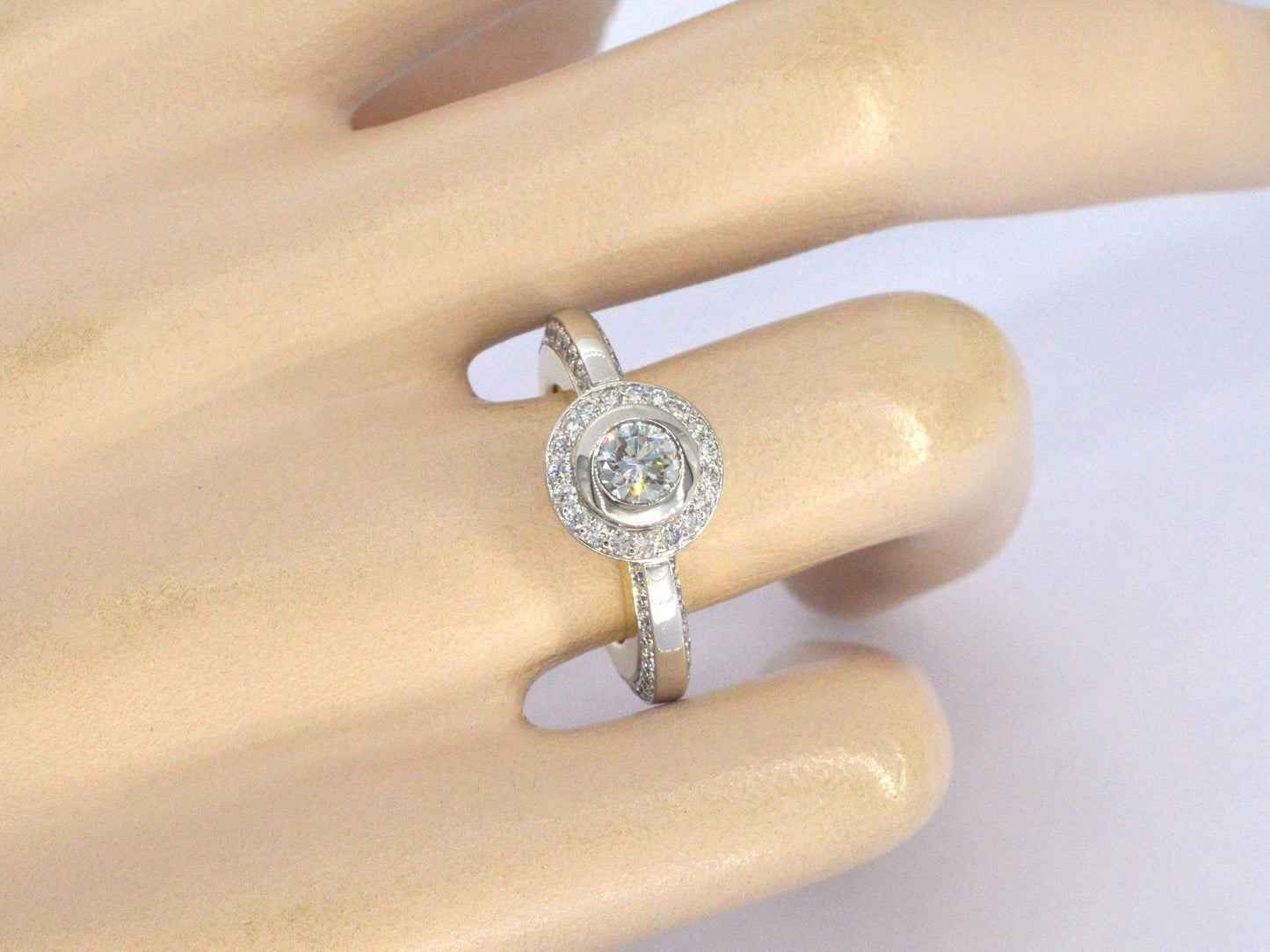 Bi-colour design ring met 100 hoge kwaliteit diamanten