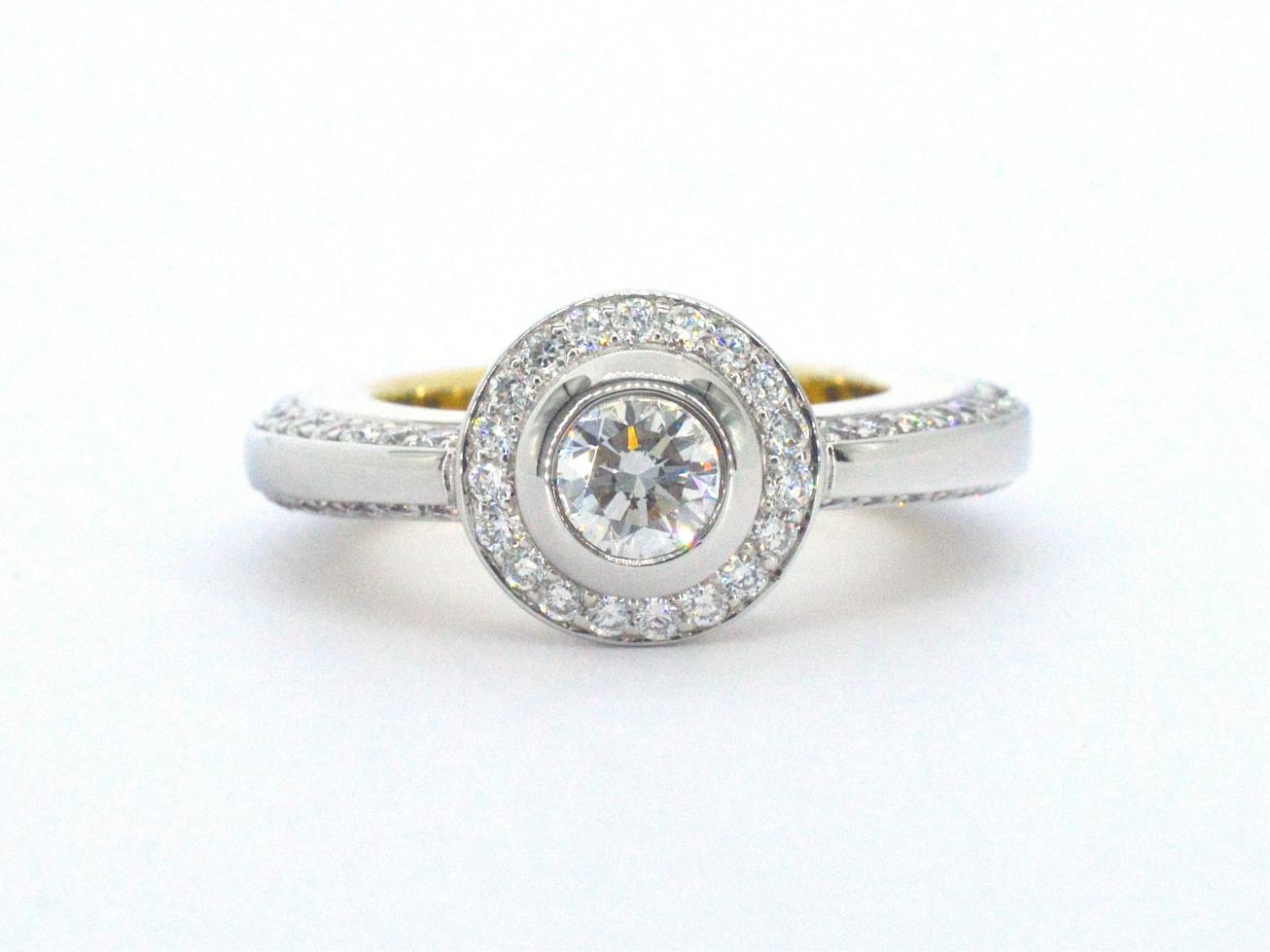 Bi-colour design ring met 100 hoge kwaliteit diamanten