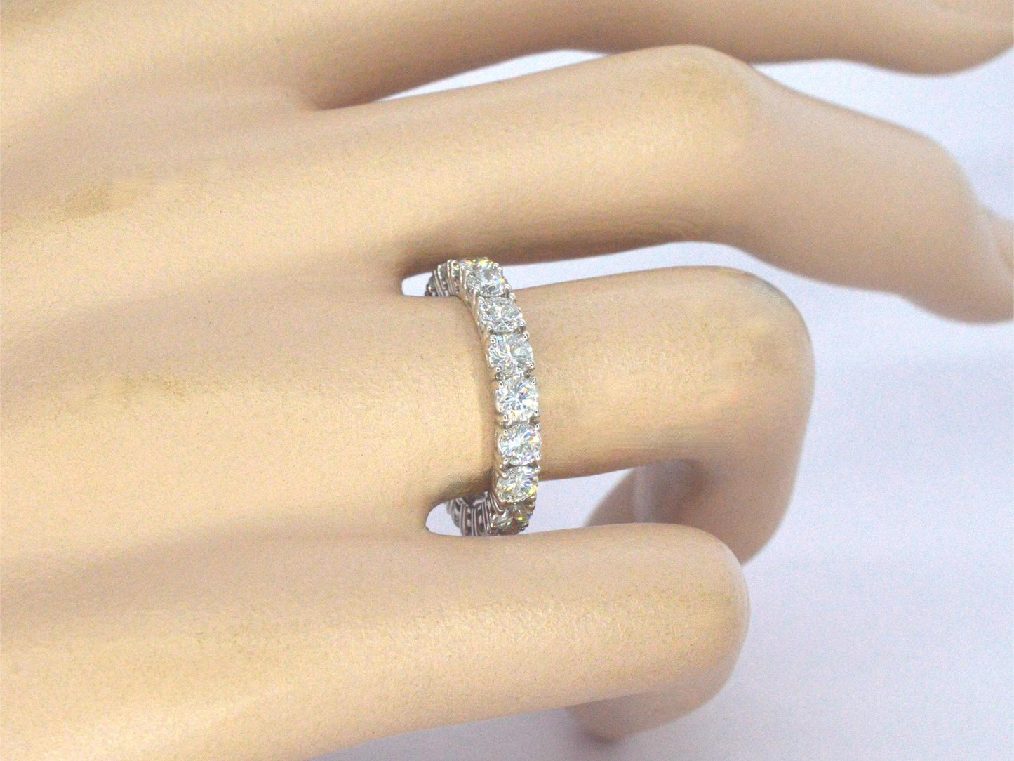 Exclusieve witgouden alliance ring met zeer hoge kwaliteit aan diamanten