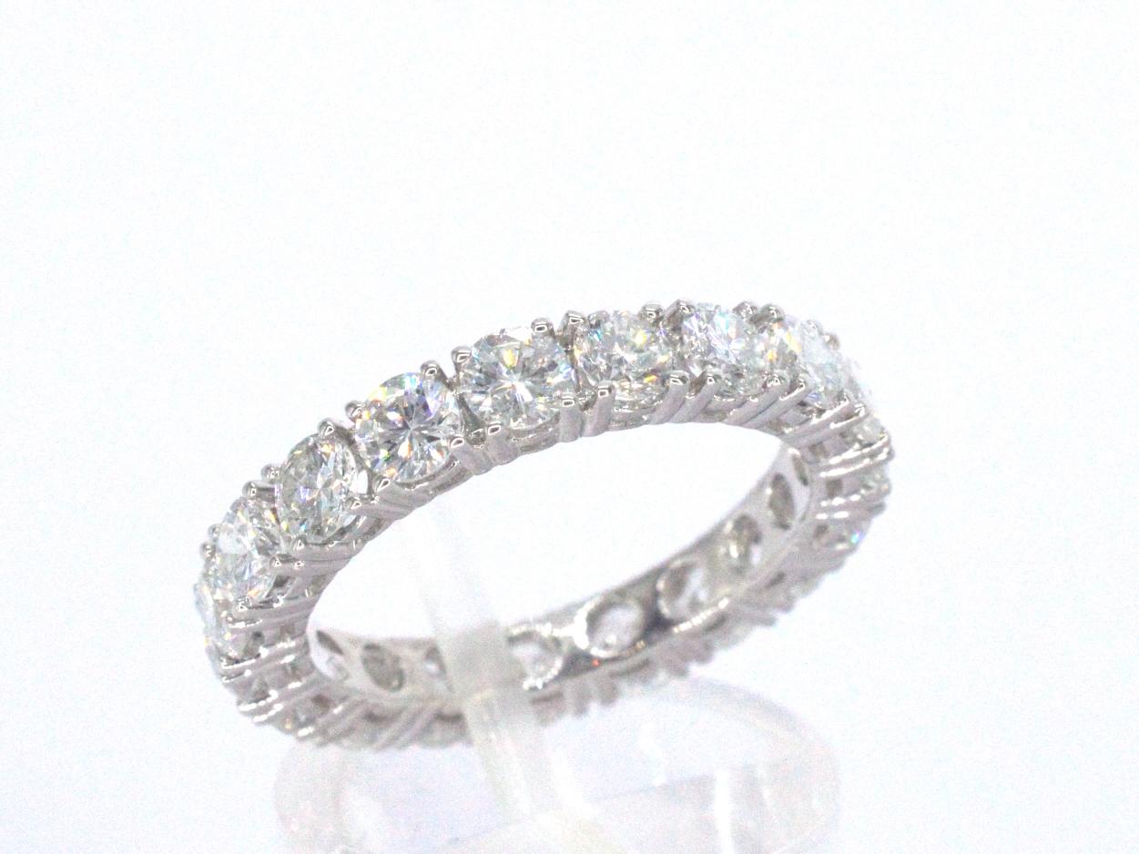 Exclusieve witgouden alliance ring met zeer hoge kwaliteit aan diamanten
