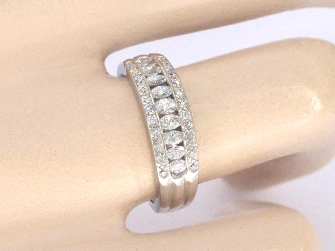 Rij ring met 1.00 carat aan marquise en briljant geslepen natuurlijke diamanten