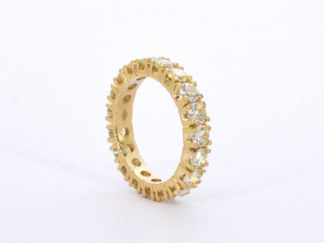 Exclusieve alliance ring met zeer hoge kwaliteit aan diamanten