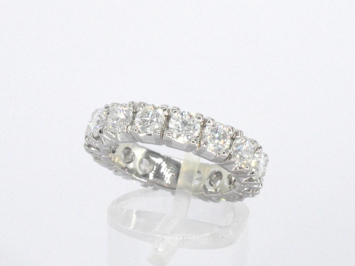 Exclusieve witgouden alliance ring met zeer hoge kwaliteit aan diamanten