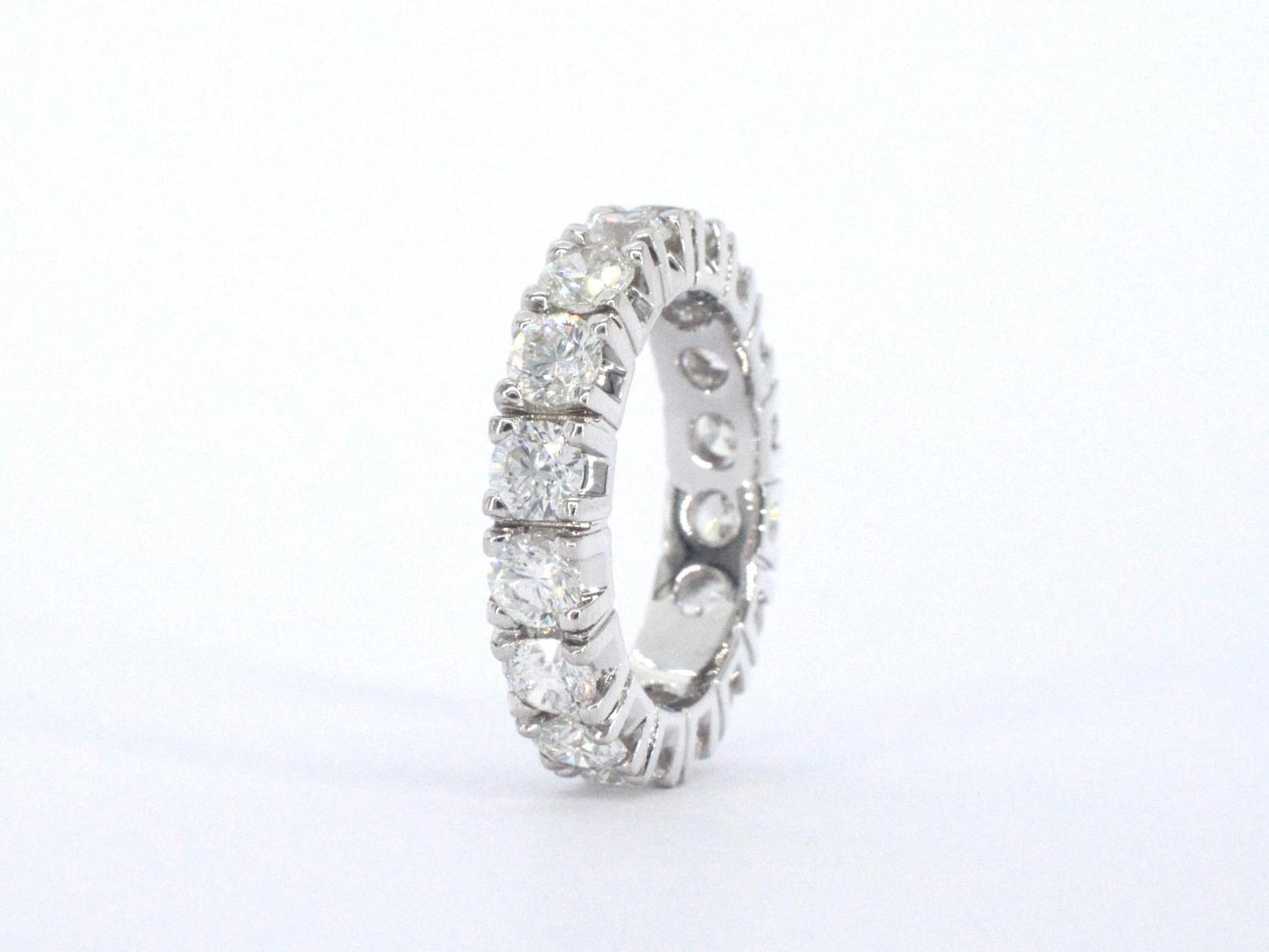 Exclusieve witgouden alliance ring met zeer hoge kwaliteit aan diamanten