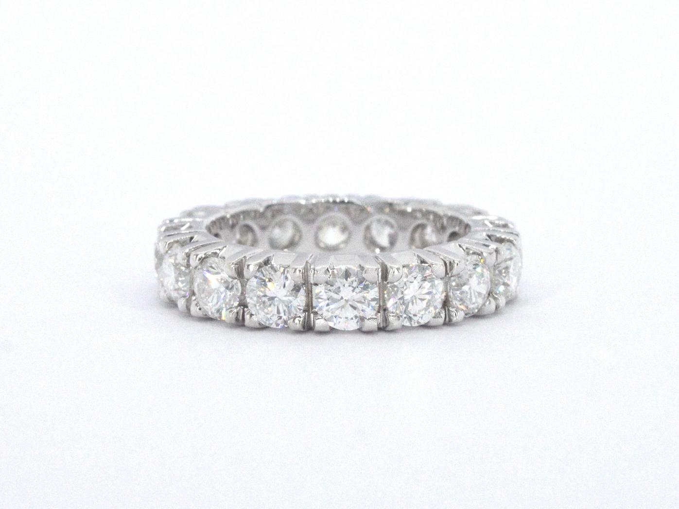 Exclusieve witgouden alliance ring met zeer hoge kwaliteit aan diamanten