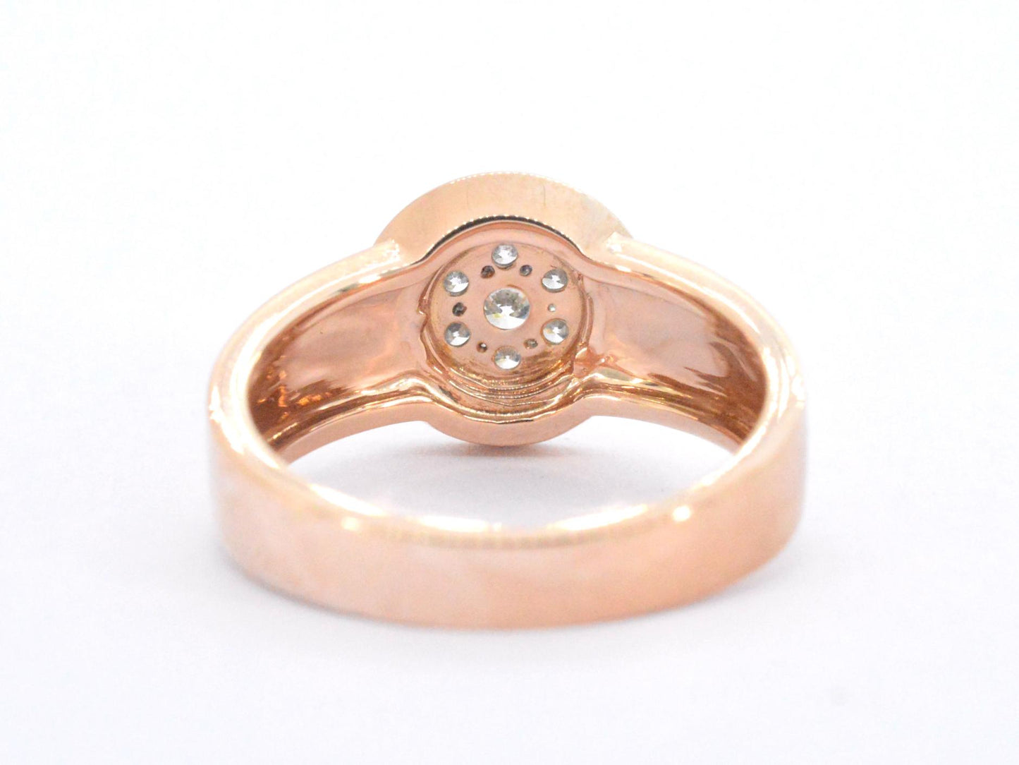 Rosegouden ring mooi gezet met natuurlijke diamanten van hoge kwaliteit