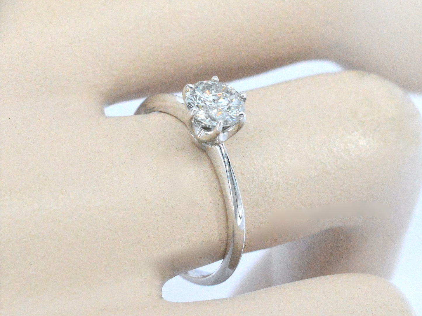 Verlovingsring met een diamant van 1.50 carat in 18 carats goud