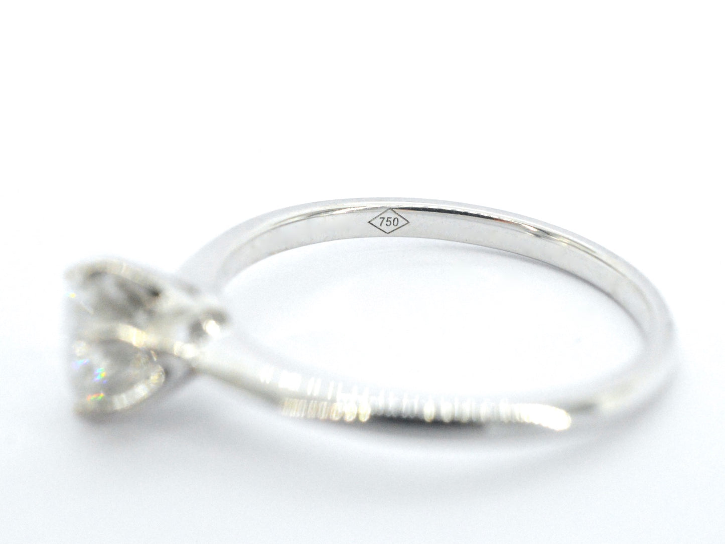 Verlovingsring met een diamant van 1.30 carat in 18 carats goud