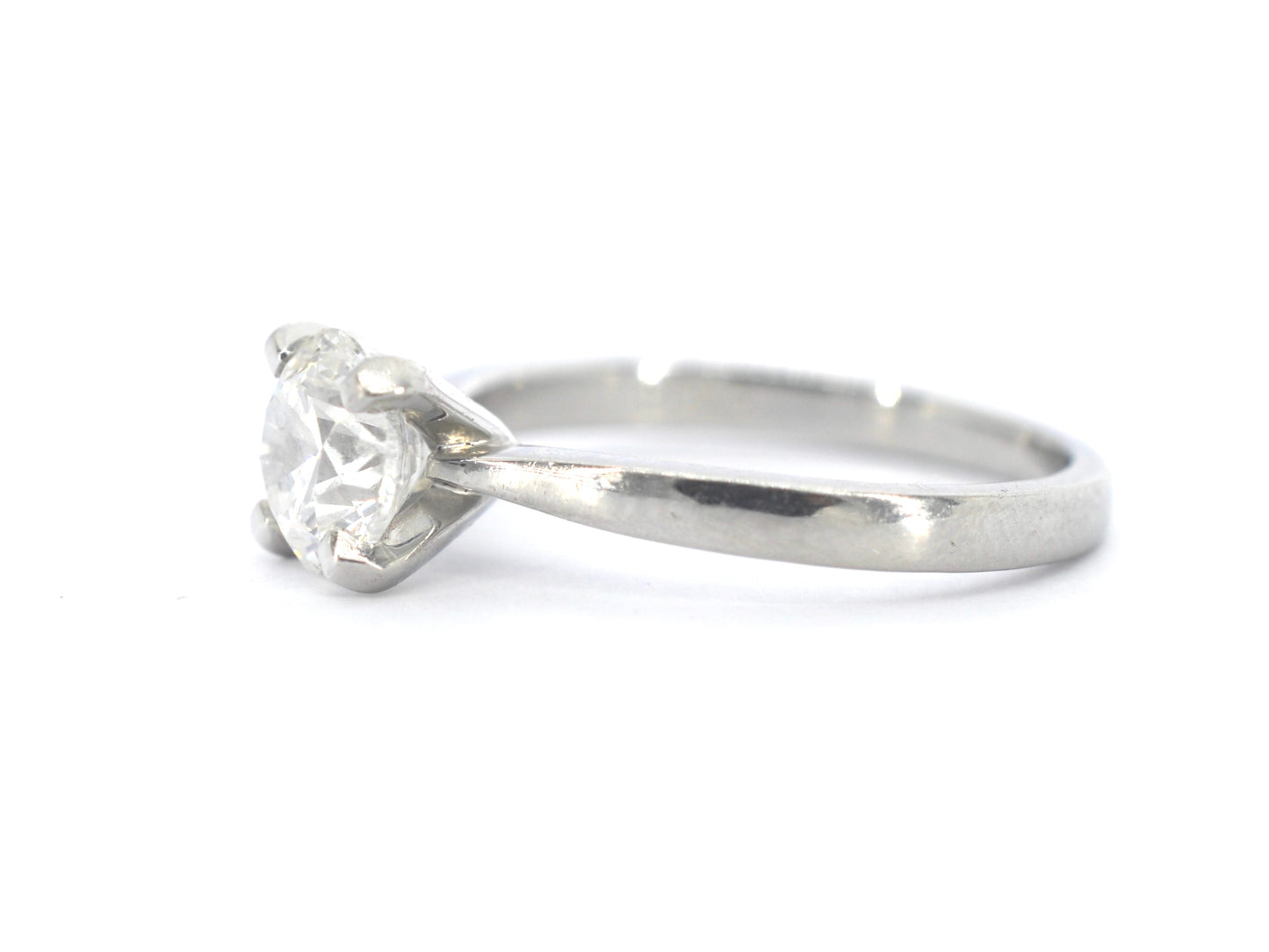 Witgouden solitaire ring met een diamant van 1.01 carat
