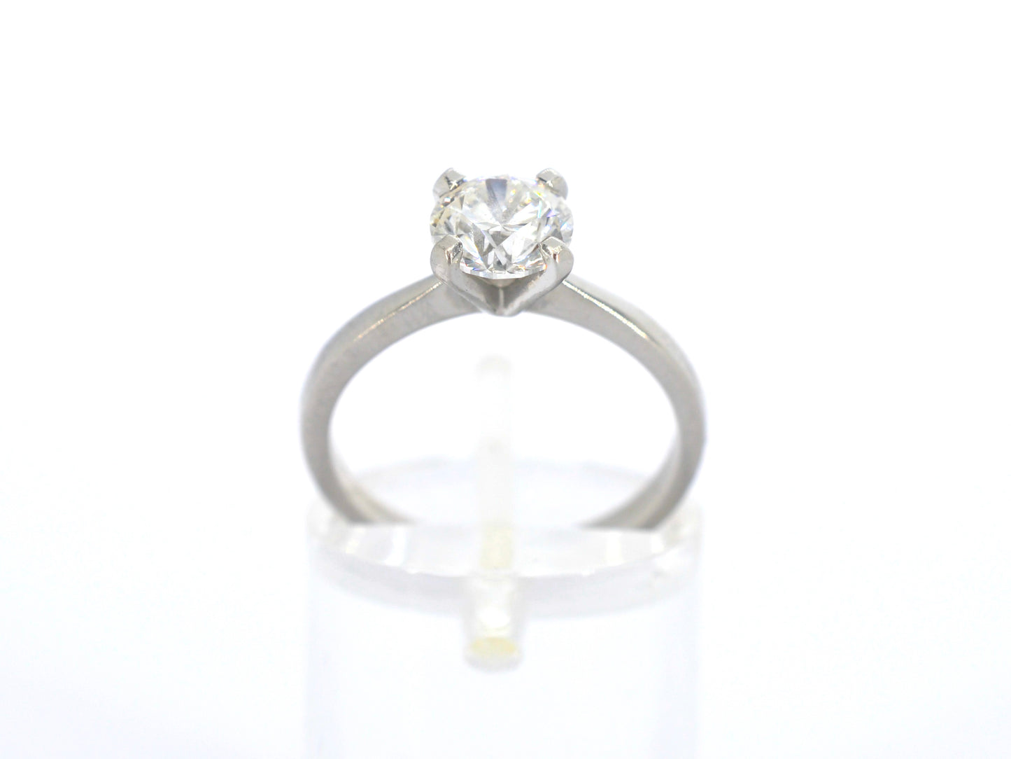 Witgouden solitaire ring met een diamant van 1.01 carat